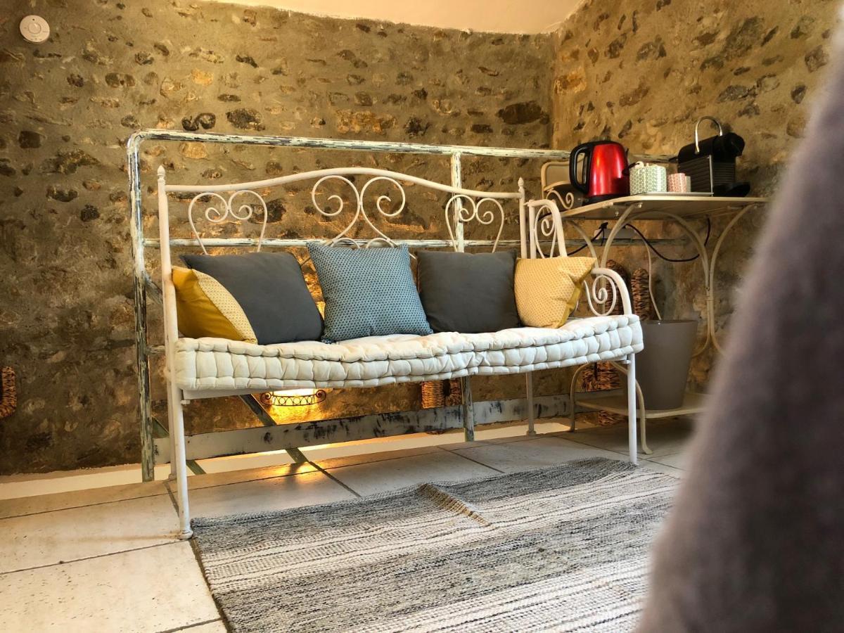 Chambre D'Hotes Lou Pataclet Charols Εξωτερικό φωτογραφία